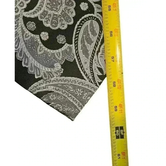 Steve Harvey Men's Paisley Silk Tie Elevate your style game - Picture 6 of 6